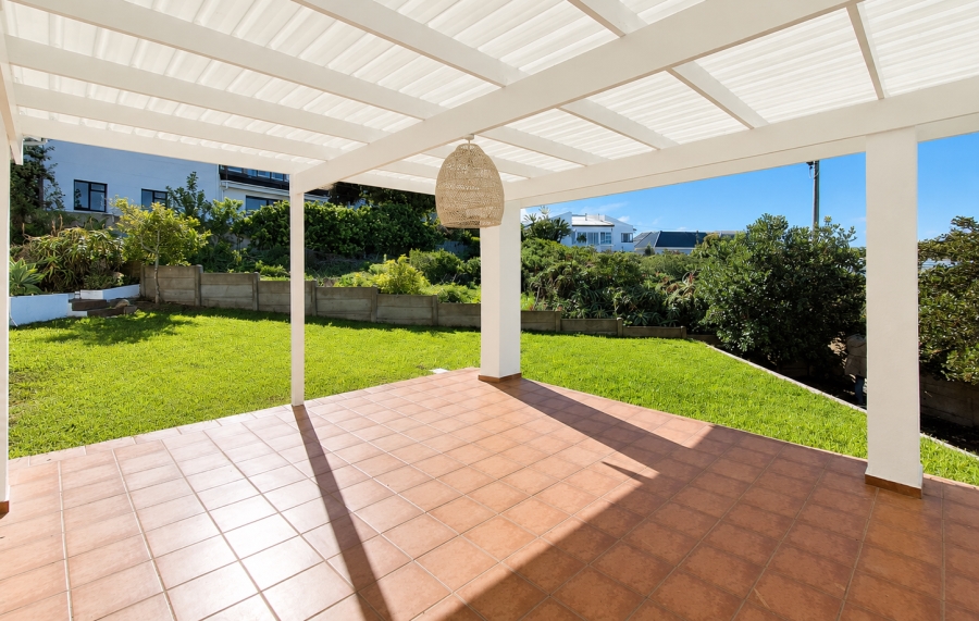 4 Bedroom Property for Sale in Stilbaai Wes Western Cape